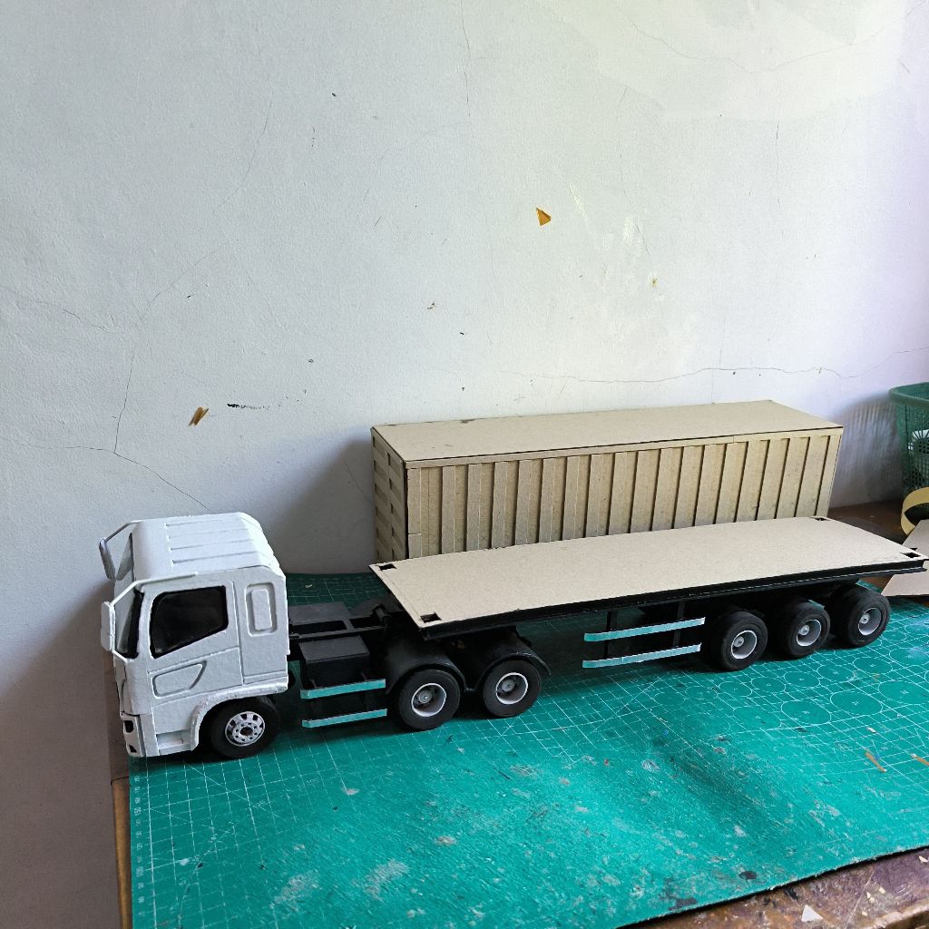 miniatur truk Hino 500