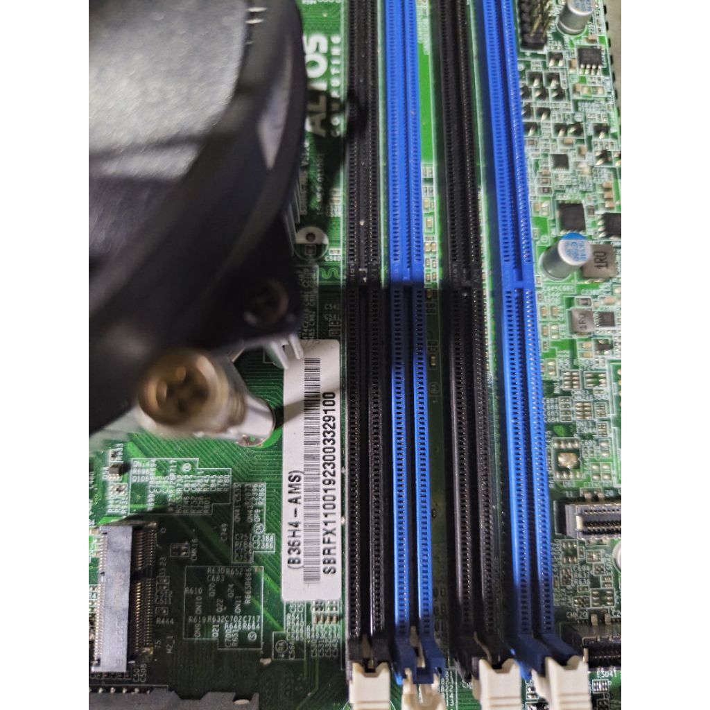 mobo lga lga 1151 + i3 8100