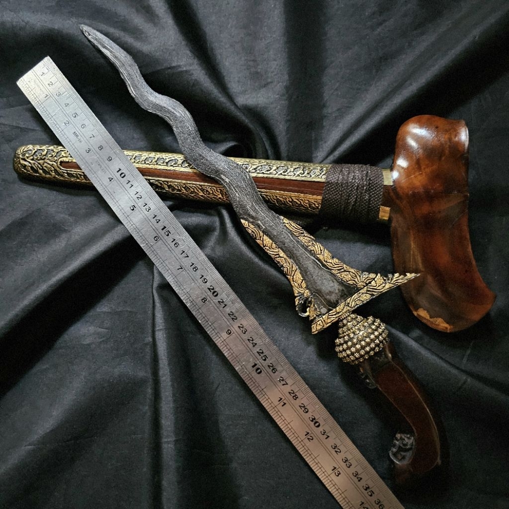 Keris Patrem Carubuk Luk 7 Kinatah  Pamor Banyu Mili