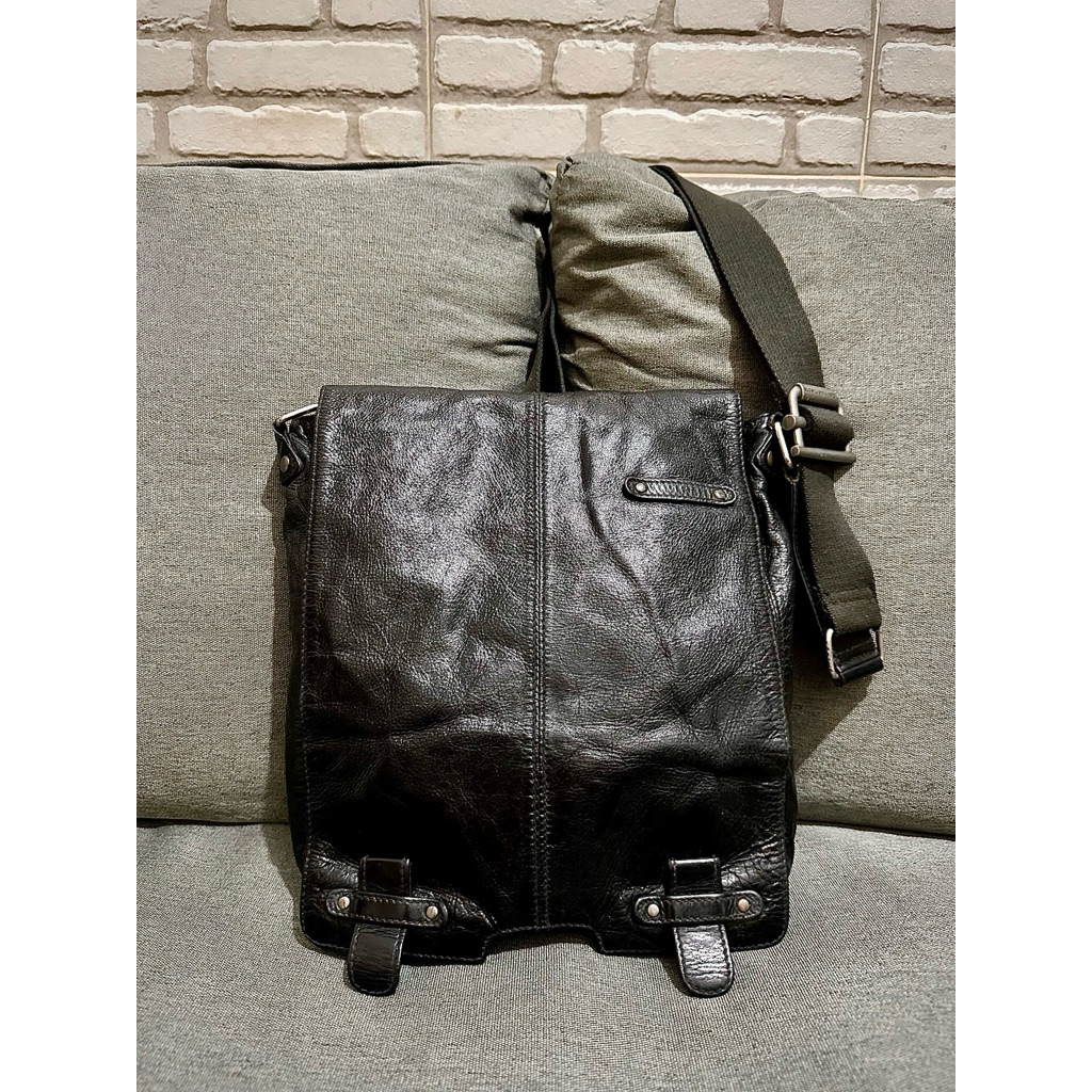 Tas selempang pria kulit asli kulas C4lv1n Klein