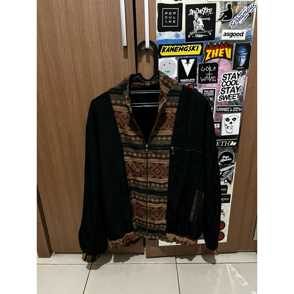 Jacket Zipper Pria Motif Navajo Hitam