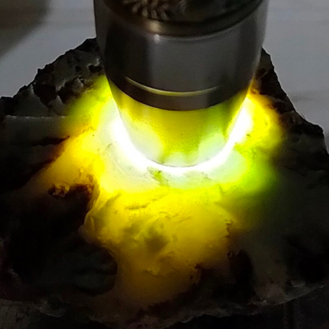 bahan batu bacan albino full kristal super HQ, batu yg dikirim sesuai foto, kode149