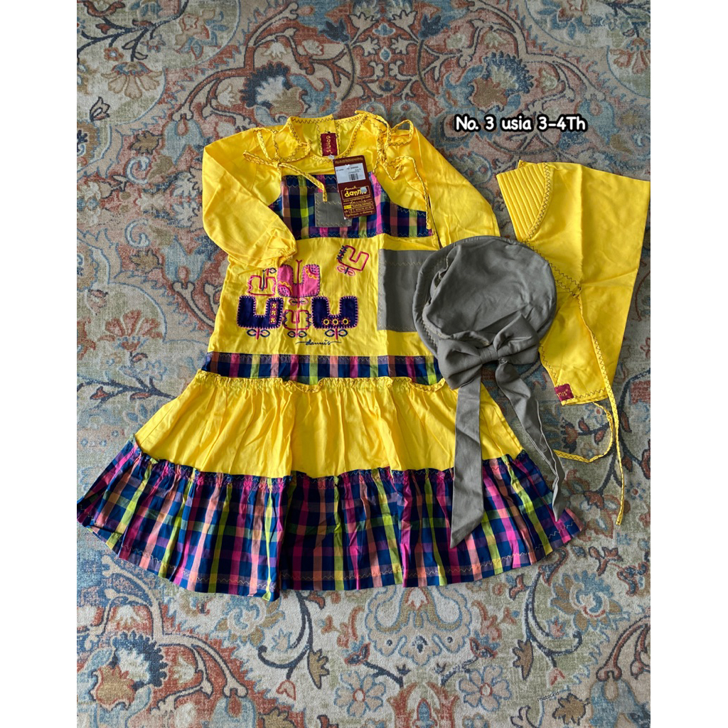 SALE DANNIS ANAK PEREMPUAN