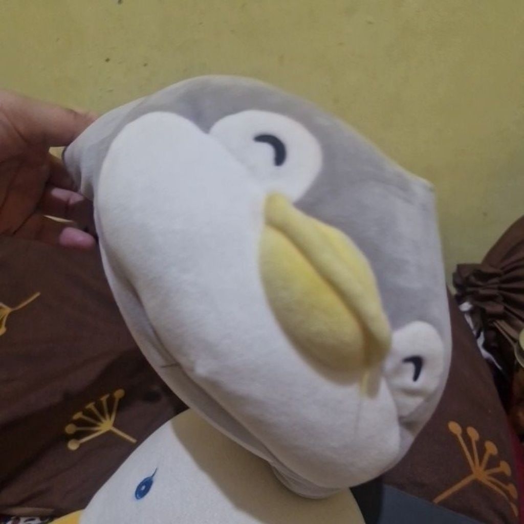 boneka pinguin miniso