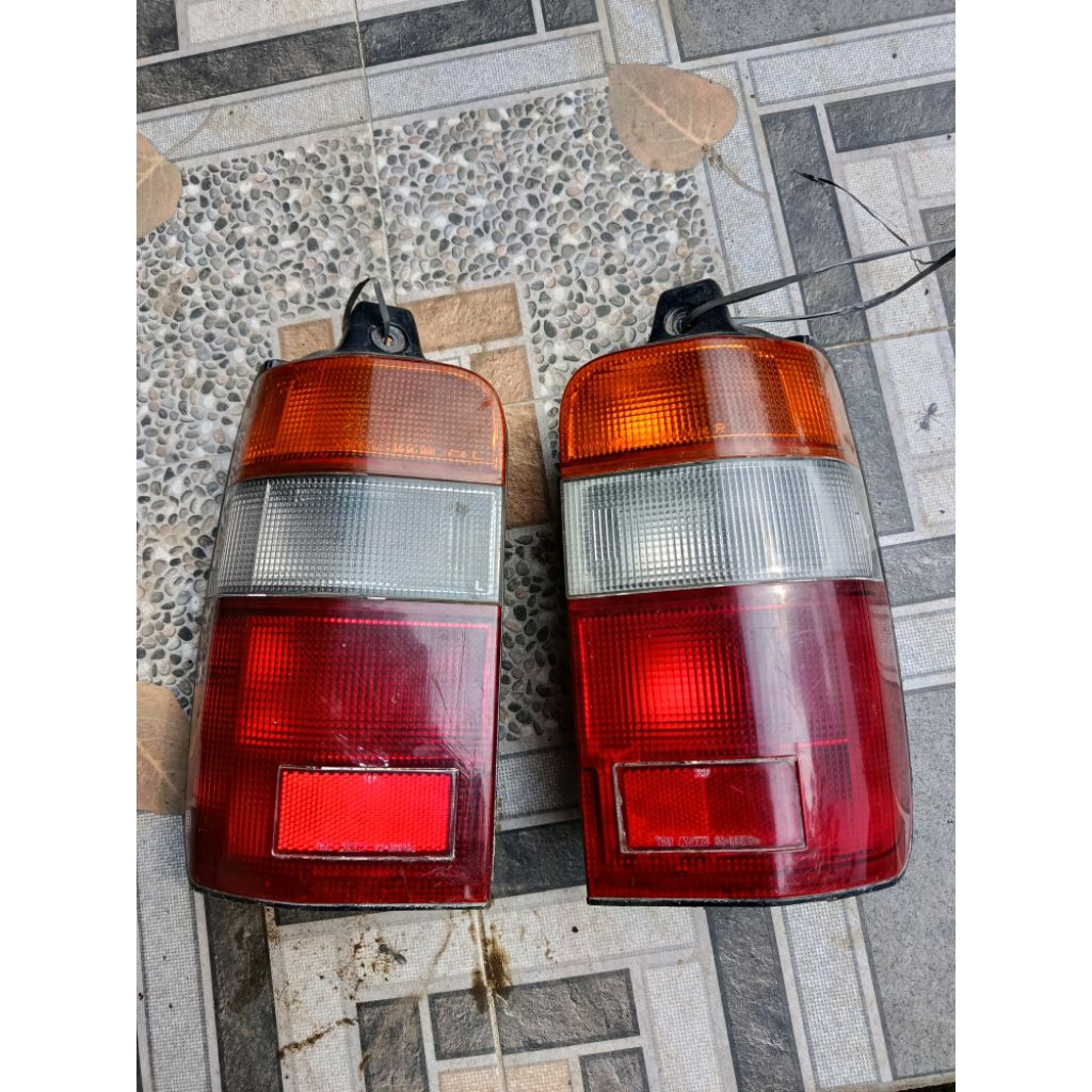 stoplamp lampu belakang kijang Lgx lsx original 1997-2002