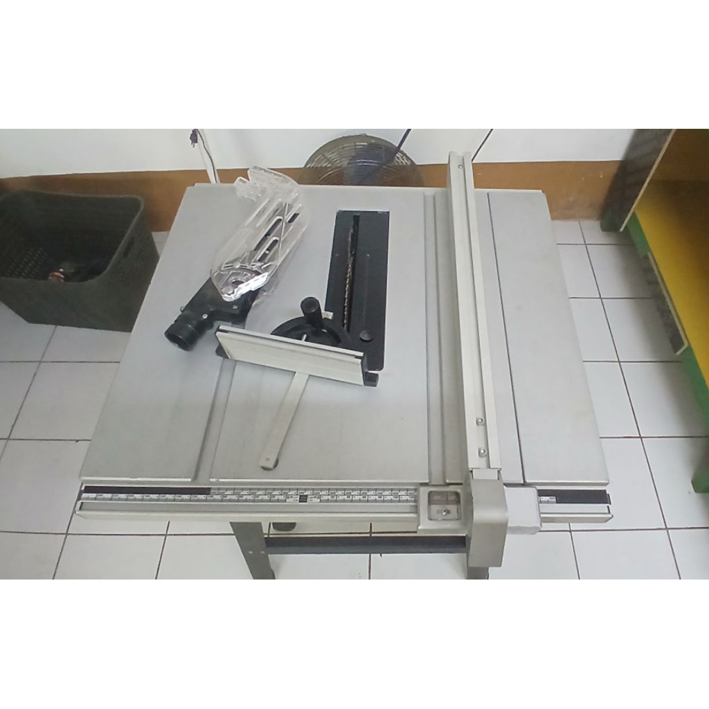 Table Saw Stanley SST1801 Mesin Meja Potong Kayu 10 inch - second