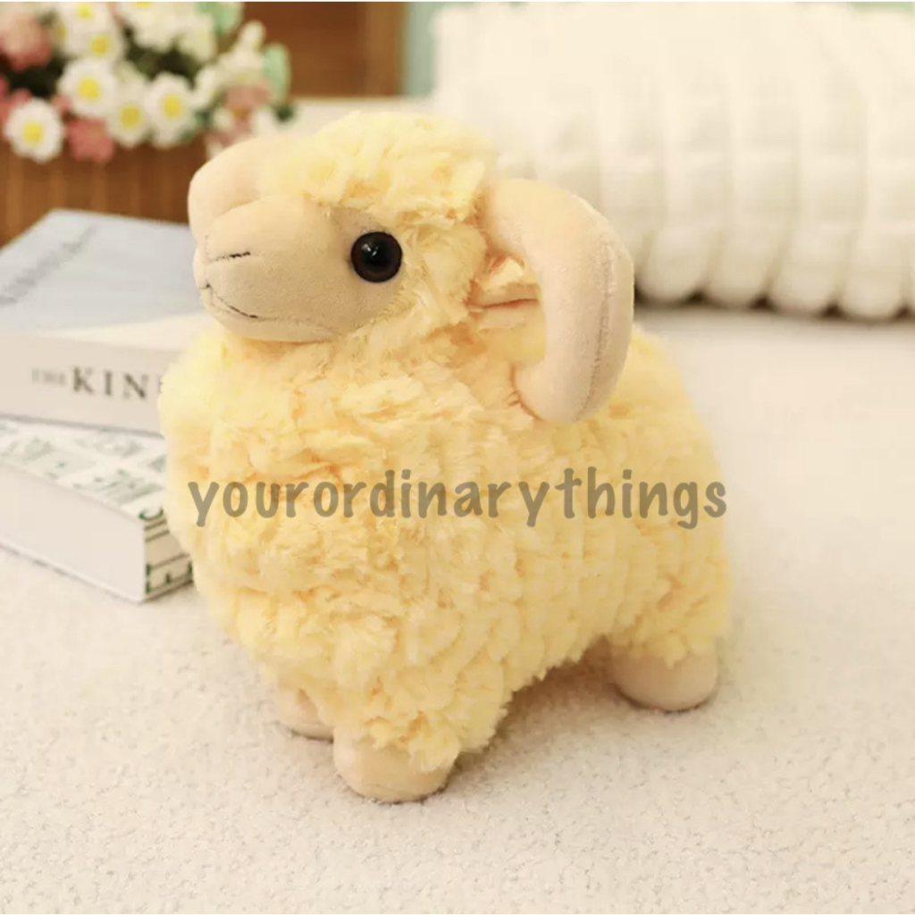 Boneka Domba Merino Tanduk Plushie Imut 26cm - Tekstur Bulu Lembut Premium