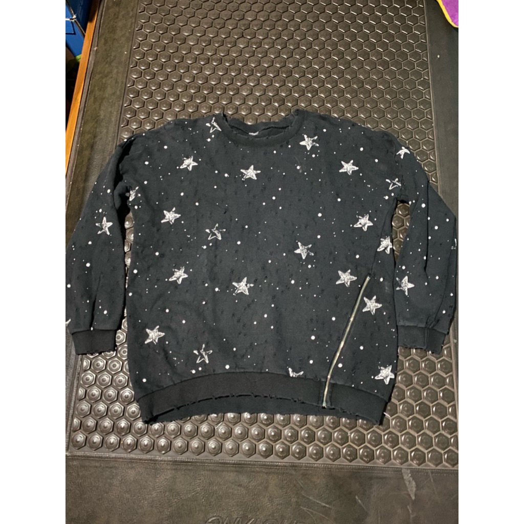 SWEATER CREWNECK ZIO UNIK BOLONG BOLONG MIRIP MODEL BALENC1AGA MEWAH BRANDED