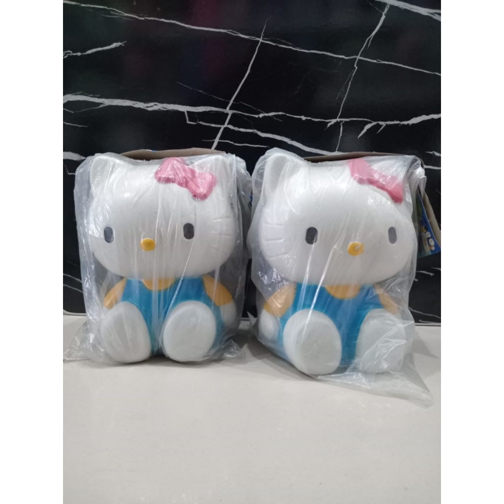 celengan hello kitty