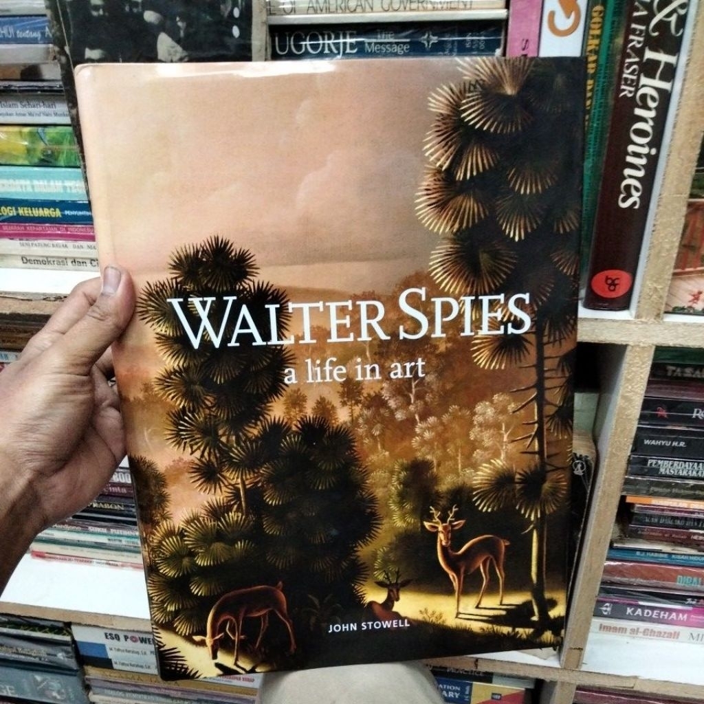 Walter spies a life in art