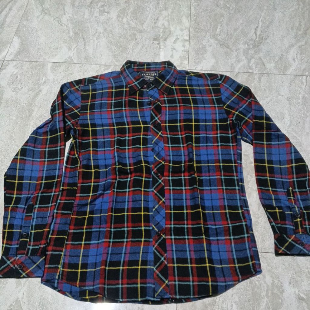 Flannel UNIQLO kombinasi biru,merah,kuning
