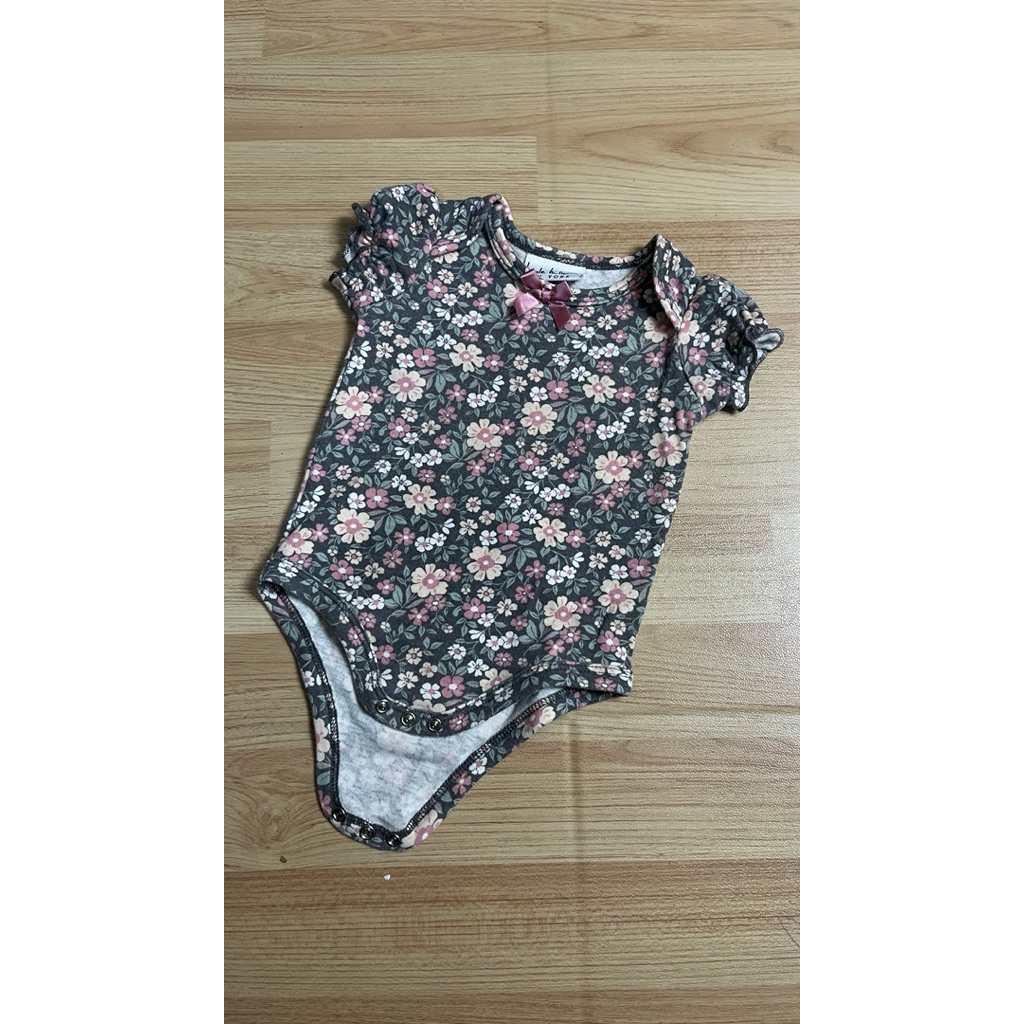 Preloved Baju Bayi Branded Jumper Nicole Miller good condition