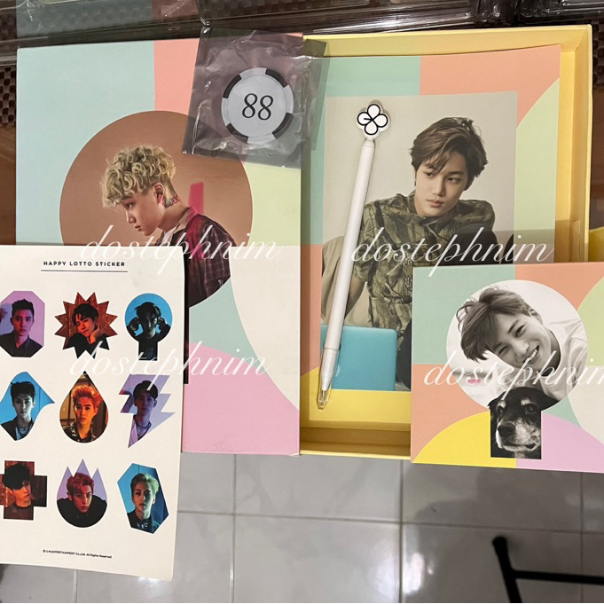 EXO KAI LOTTO BOX SMTOWN LIVE BADGE D.O DOKYUNGSOO