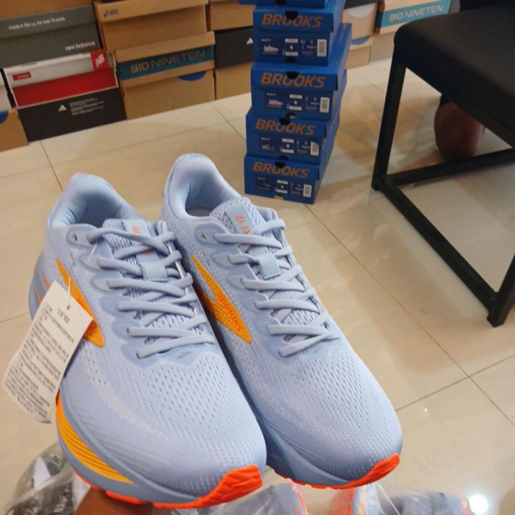 BROOKS GHOST 17 UK.43.44.