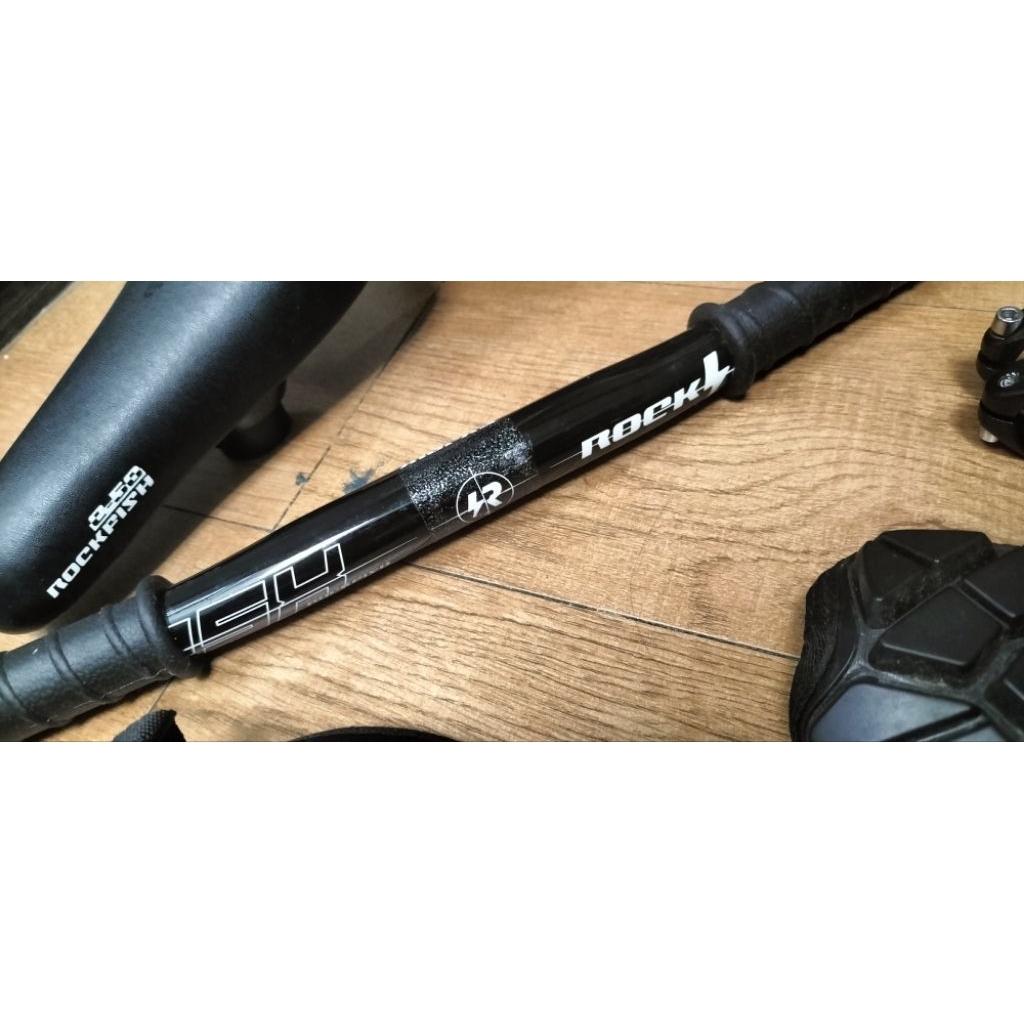 helm, wheelset, sadle, handlebar, stem, rockfish, ban cst grip limited