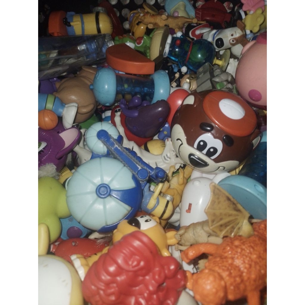 mainan preloved happy meal ,Mcd,KFC,AW,Hokben kiloan Kondisi bersih