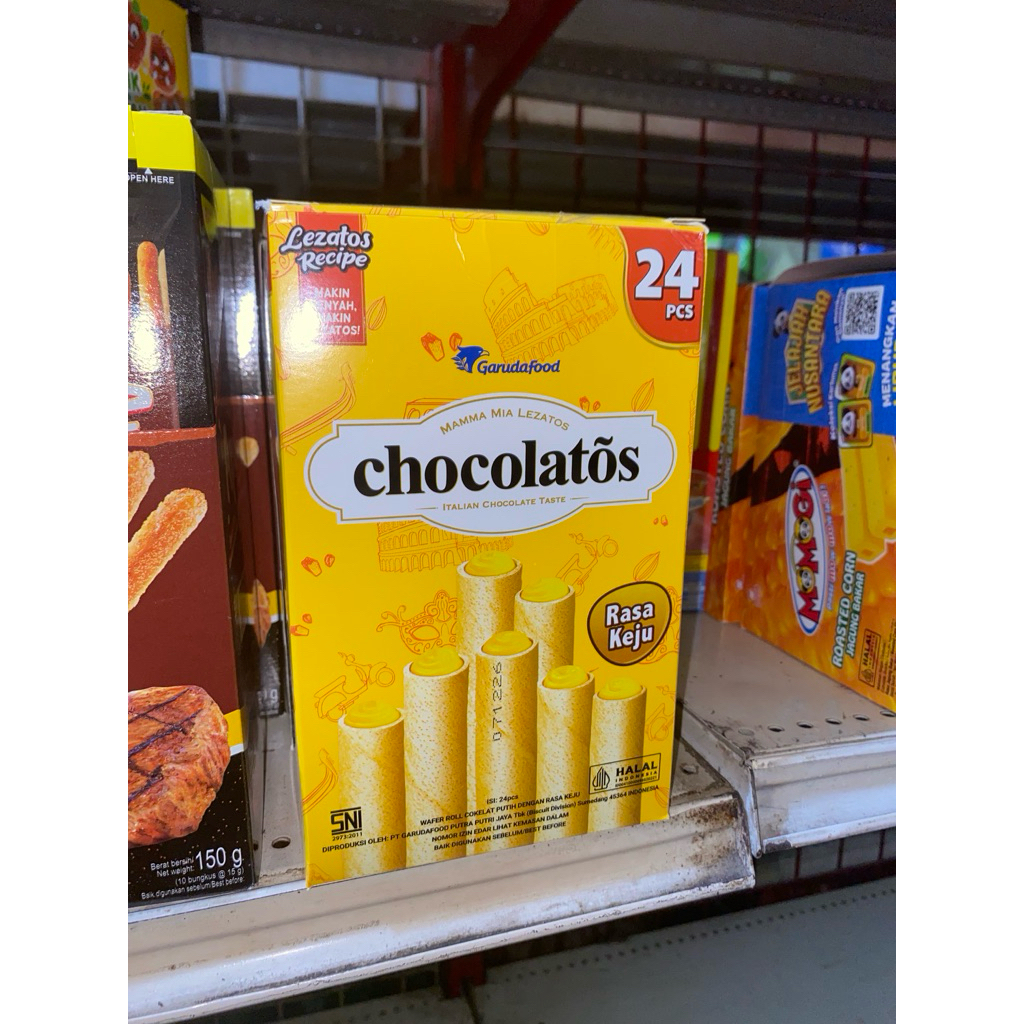 Chocolatos Wafer Roll Rasa Keju  - 24 Pcs per Box
