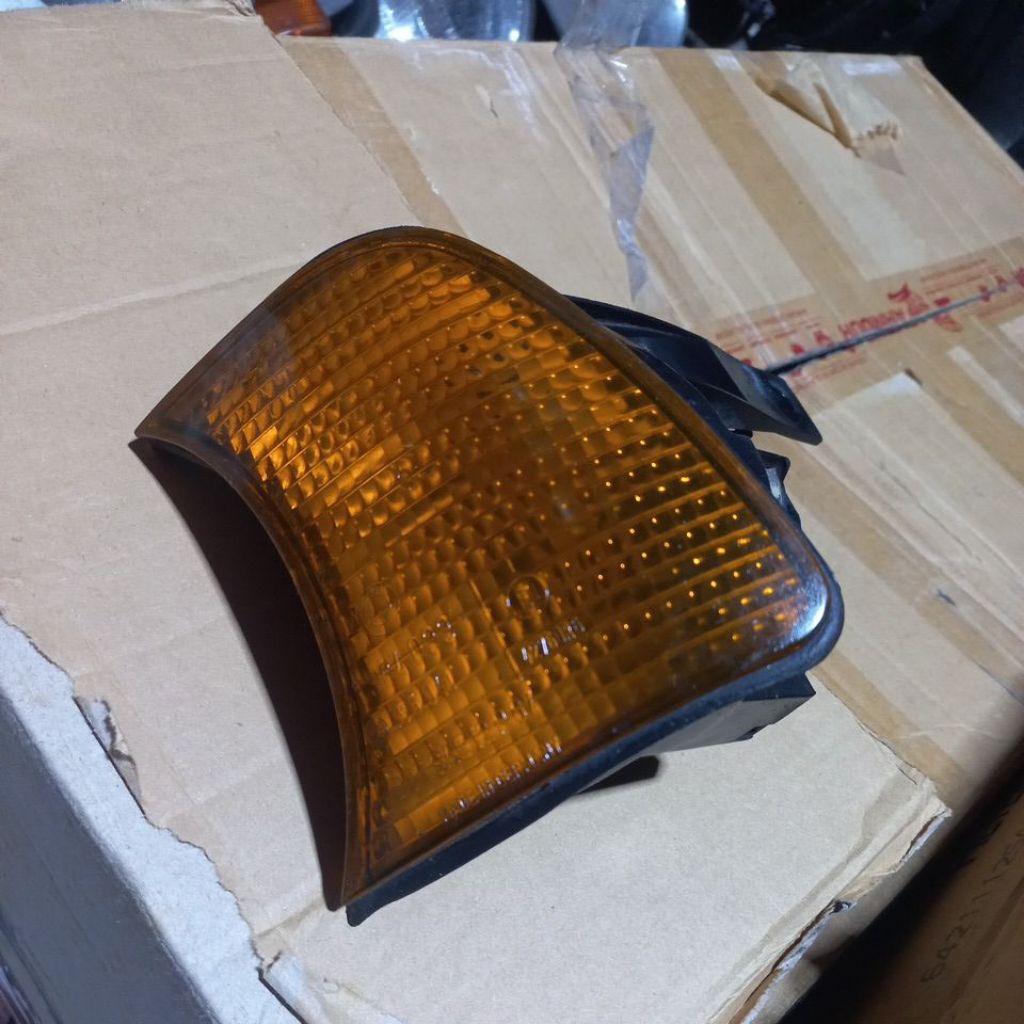 LAMPU SEIN BMW E34 520i 525i 530i ORIGINAL