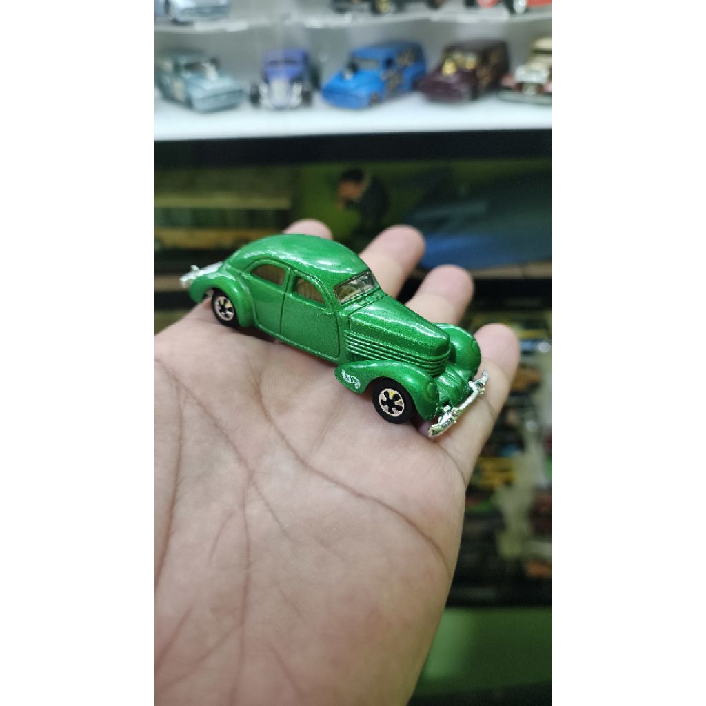 Hotwheels Clasic 1936 Cord 810, loose