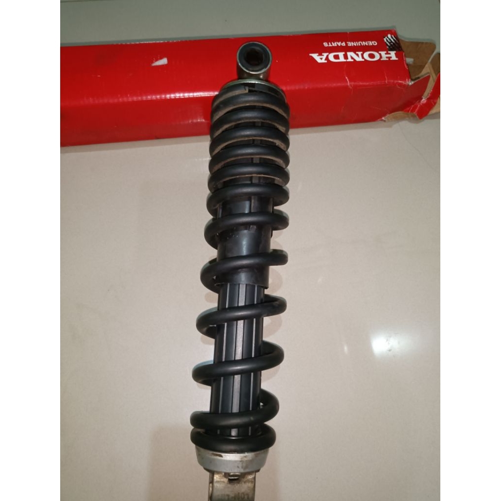 Shock Breaker Belakang Honda Beat Esp (K81)