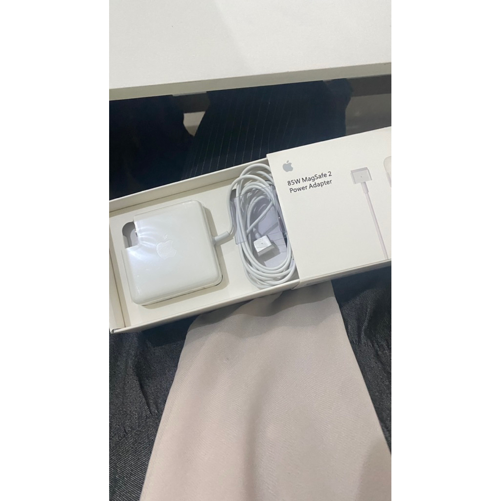 PRELOVED CHARGER MAC