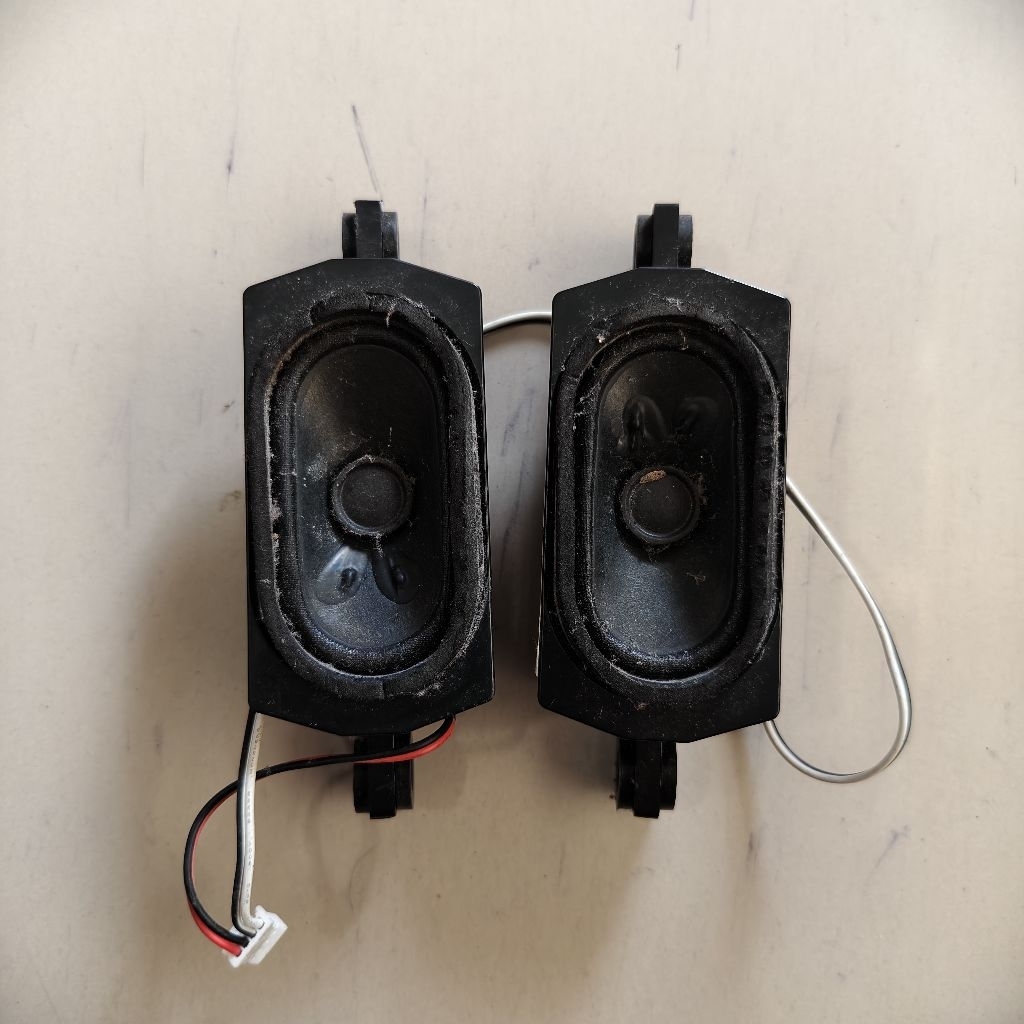 Salon Speaker TV LCD LED TV LG 32 Inch tipe LC-32LE180I cabutan normal tested mulus no minus siap ra