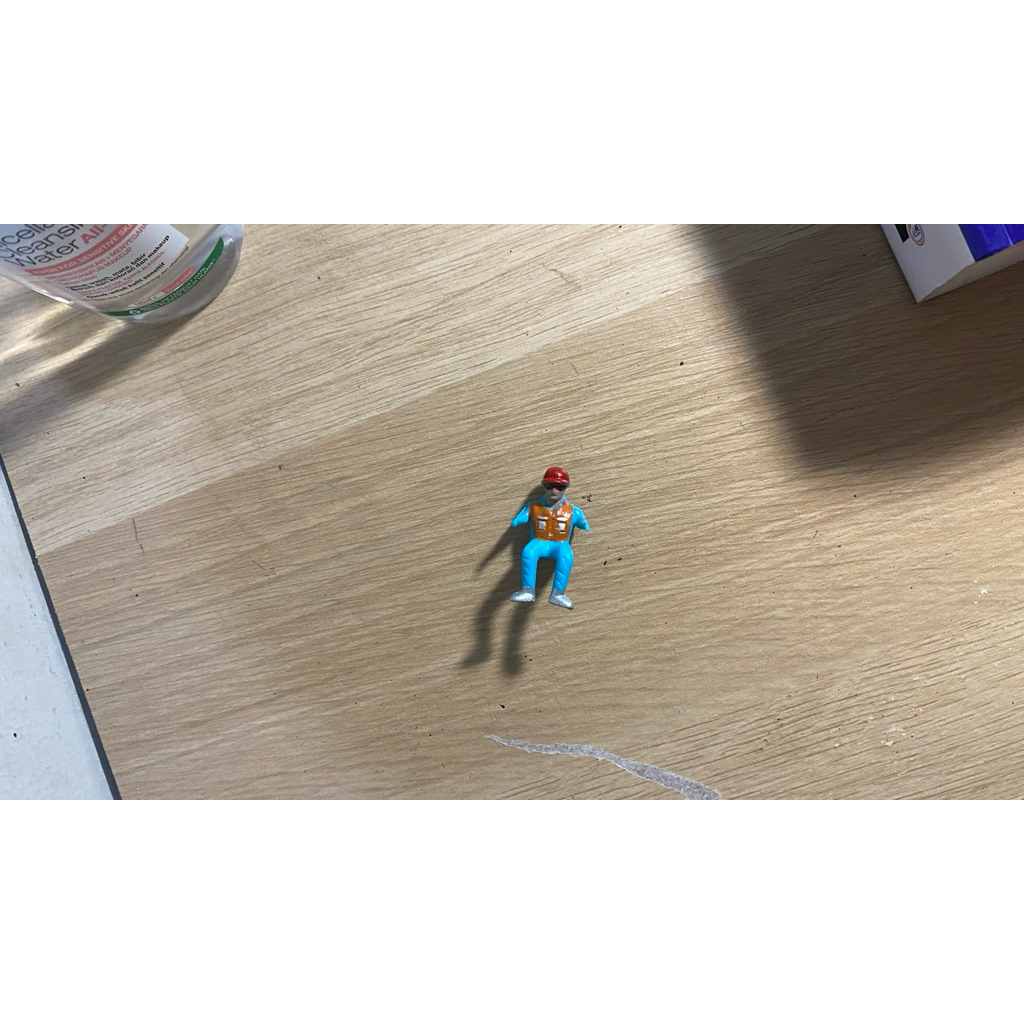 miniatur operator excavator rc yigong