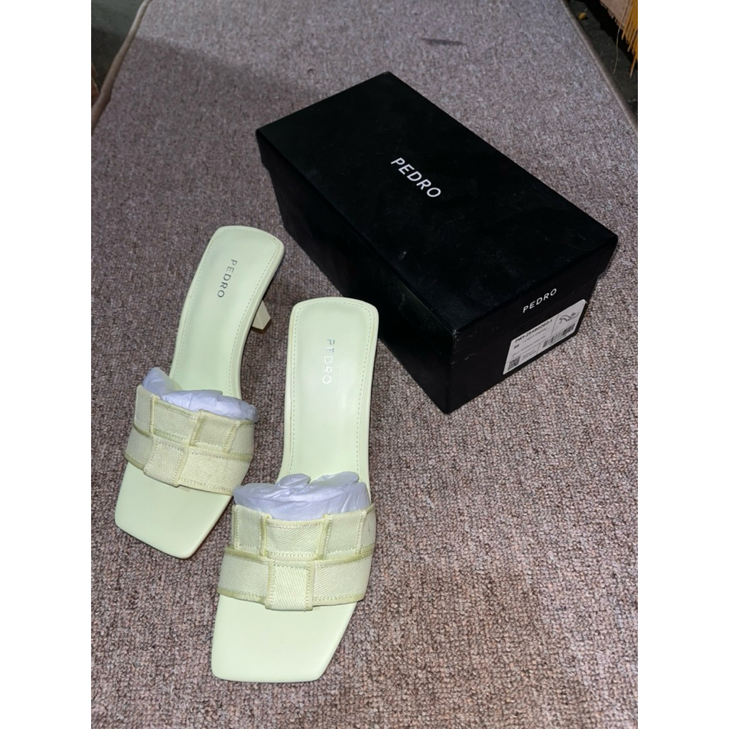 Preloved Shoes Wanita Pedro