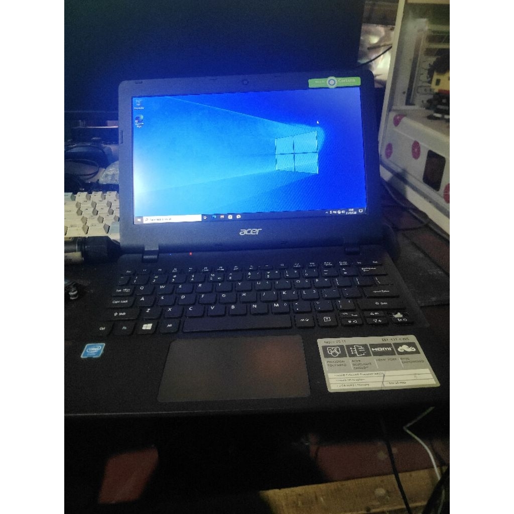 LCD 11,6 INCH DAN CASING SET ACER ES1 131