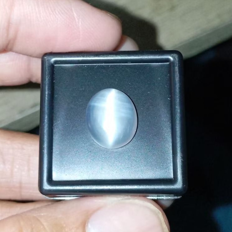 Natural moonstone cat eye