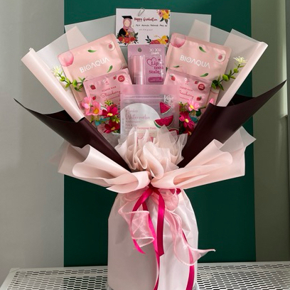 Buket Skincare Custom – Hampers Skincare Elegan dan Kekinian- Skincare Bouquet Unik untuk Hadiah & H