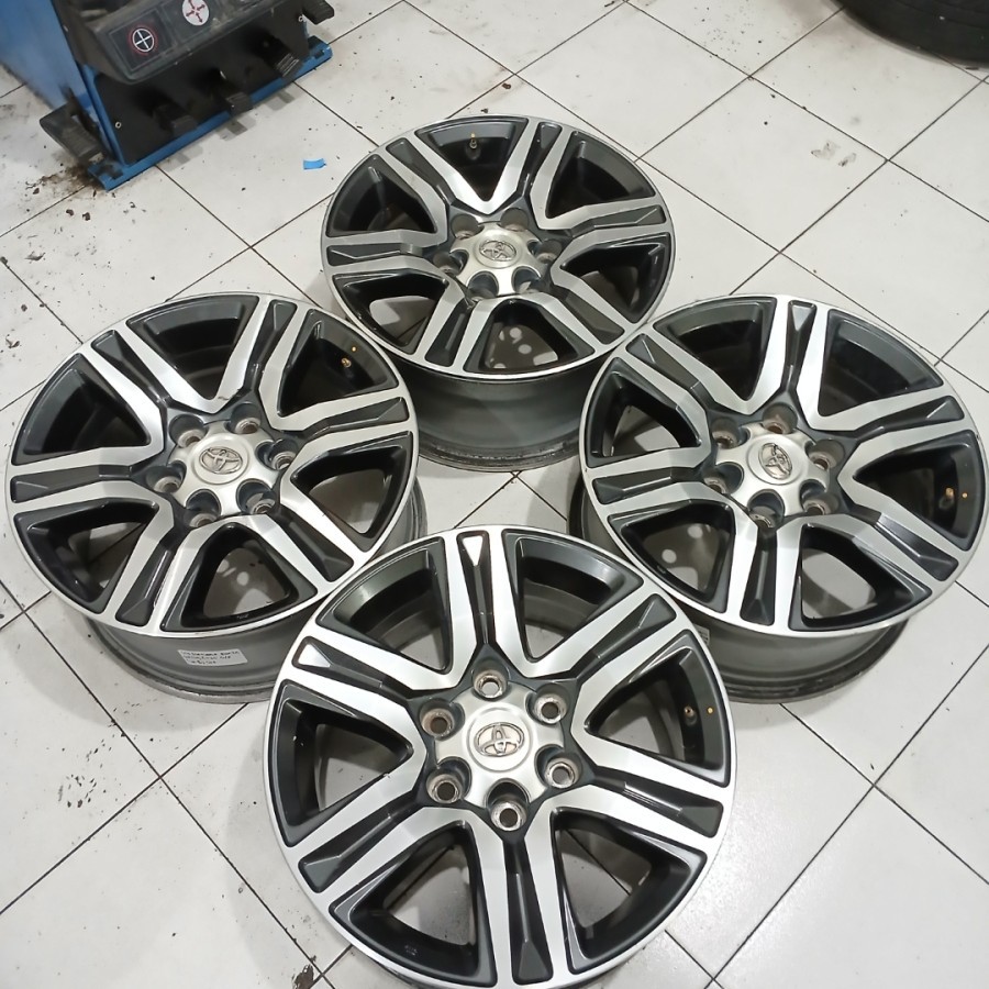 VELG MOBIL BEKAS ORI COPOTAN FORTUNER VRZ RING 17 PCD 6X139.7