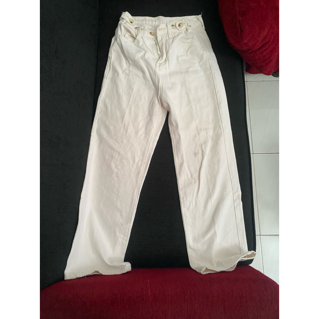 PRELOVED CELANA JEANS PUTIH WANITA