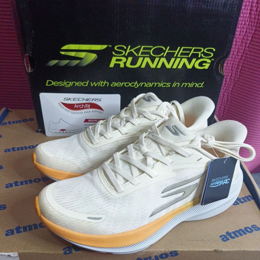 Sepatu Running Wanita Skechers Original – Ringan & Nyaman | Warna Cream Putih | Like New