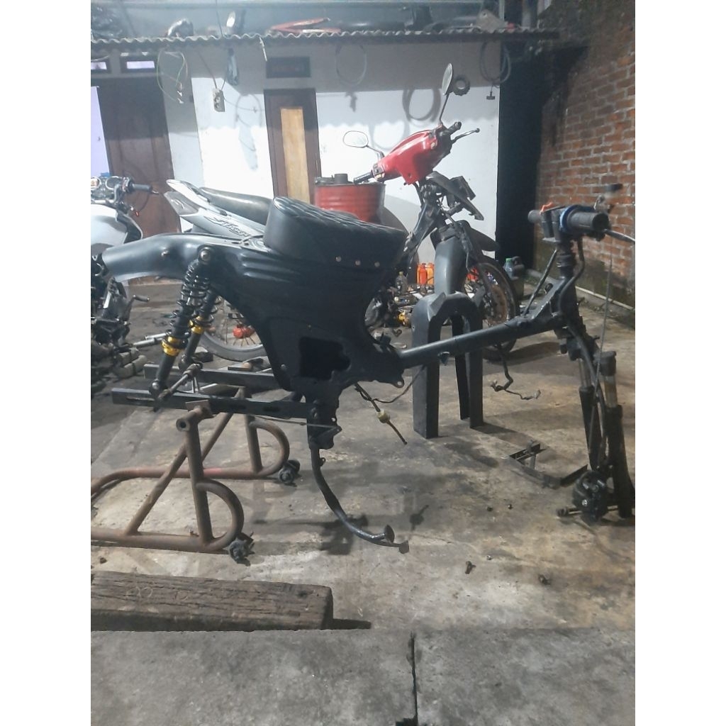 rangka streetcub basic dari rangka C700 c800 PNP mesin kharisma suprax125