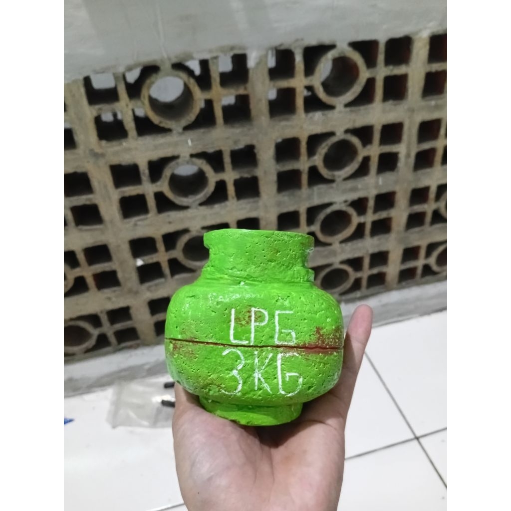 Asbak Unik Tabung Gas Lpg 3 kg bahan gypsum padat kuat tidak kopong cocok juga untuk pajangan koleks