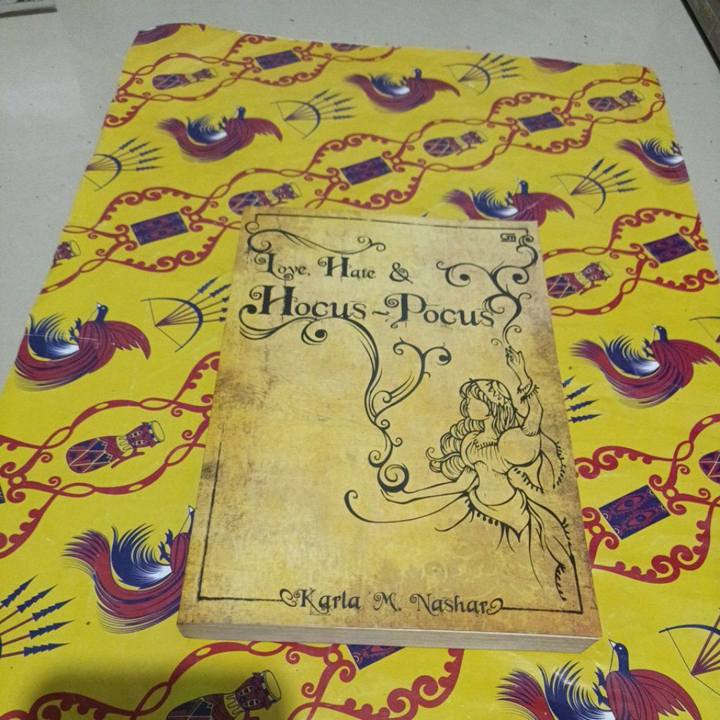 Novel Karla M Nashar - Love Hate & Hocus Pocus