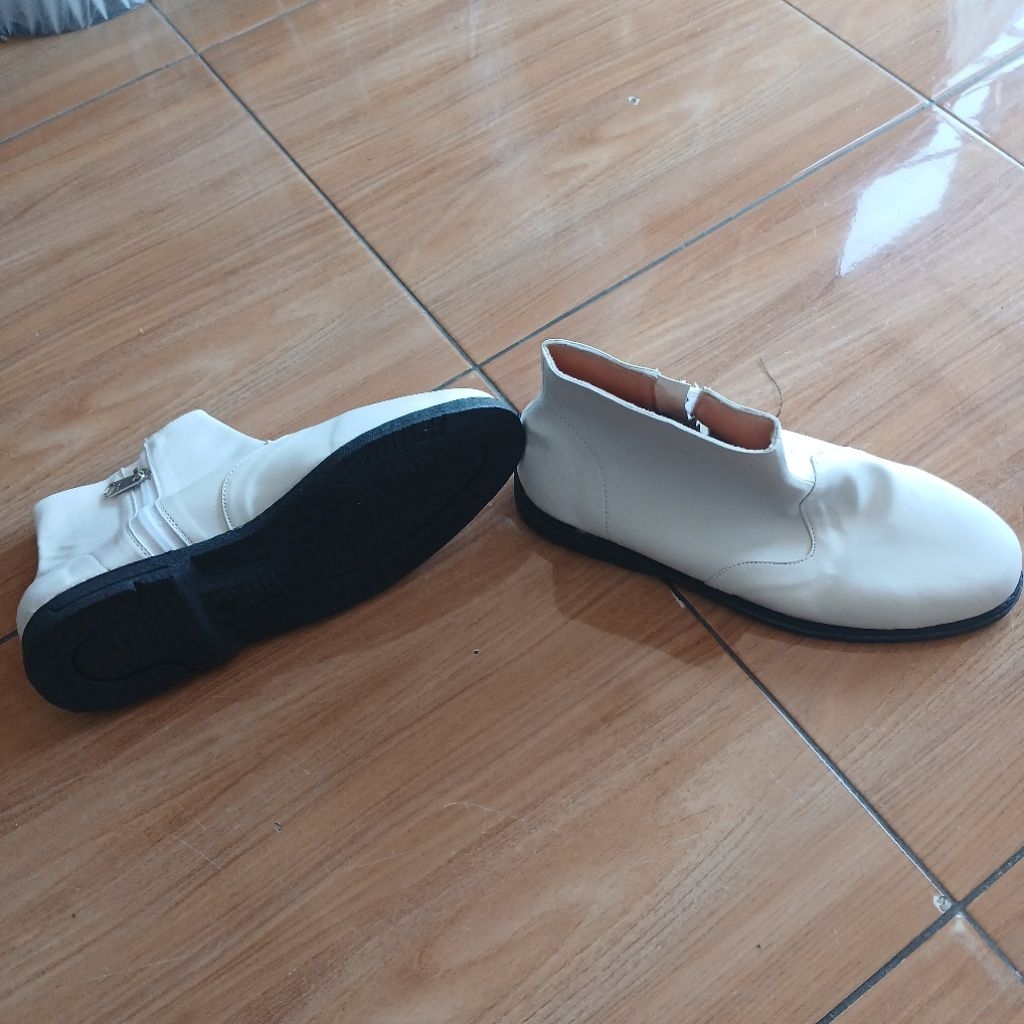 Sepatu Pasukan Drumband Marching Band Warna Putih