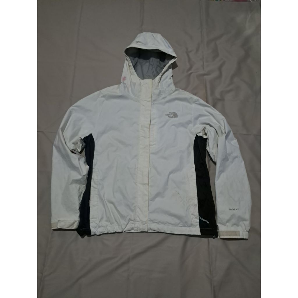 TNF Hyvent Hitam Putih
