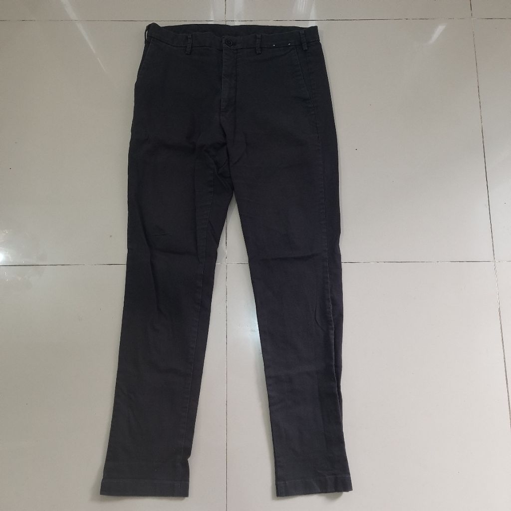 Celana Bawahan Chinos UNIQLO Original / Celana Fashion Chinos UNIQLO Original
