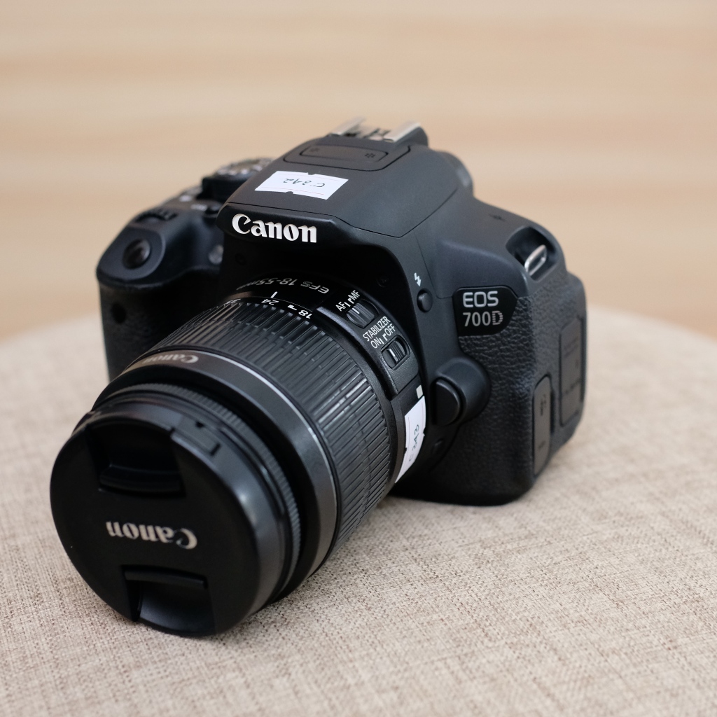 CANON 700D FLIP DAN WIFI LENSA KIT 18-55mm KAMERA DSLR EOS 700 D