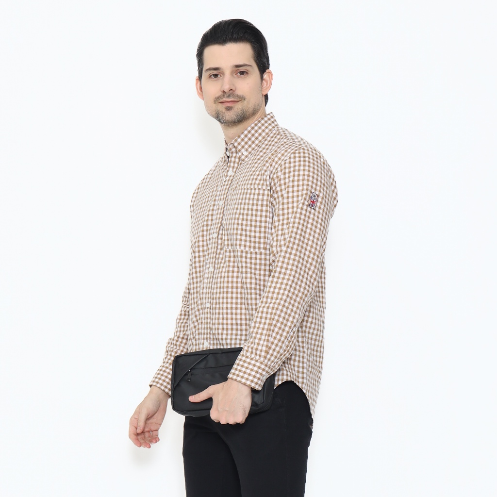 Kemeja Pria Oversized dengan Motif Garis Horizontal Elegan