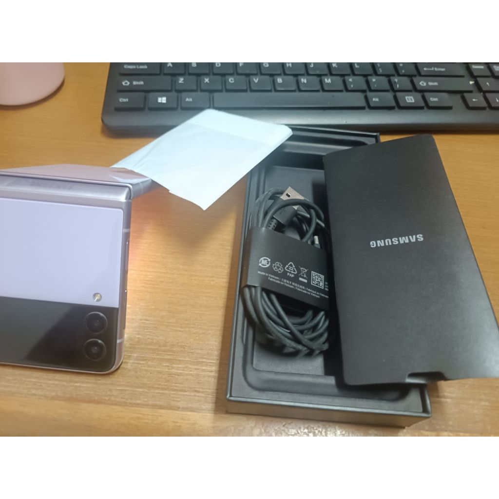 Samsung Galaxy Z Flip 3 minus lcd utama