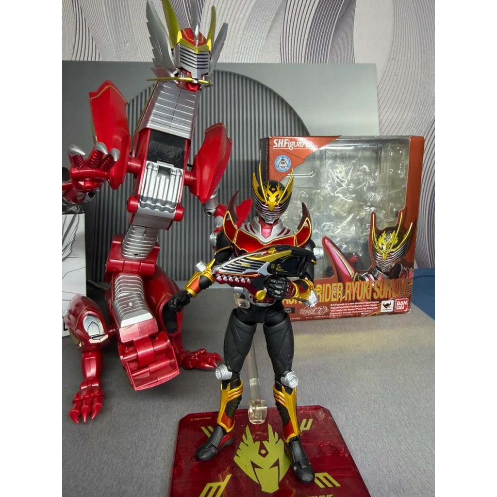 SHF Kamen Rider Ryuki Survive with Monsters - Original