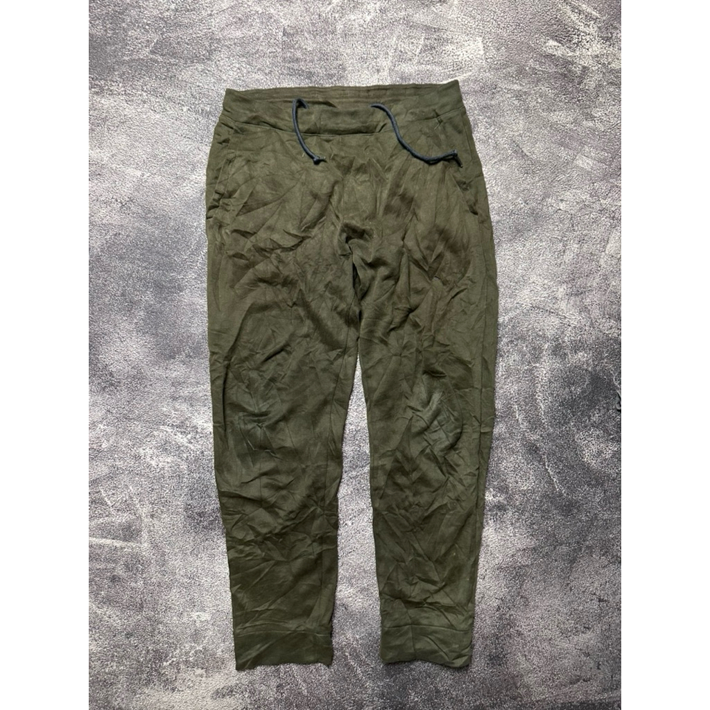 CELANA JOGER UNIQLO SECOND