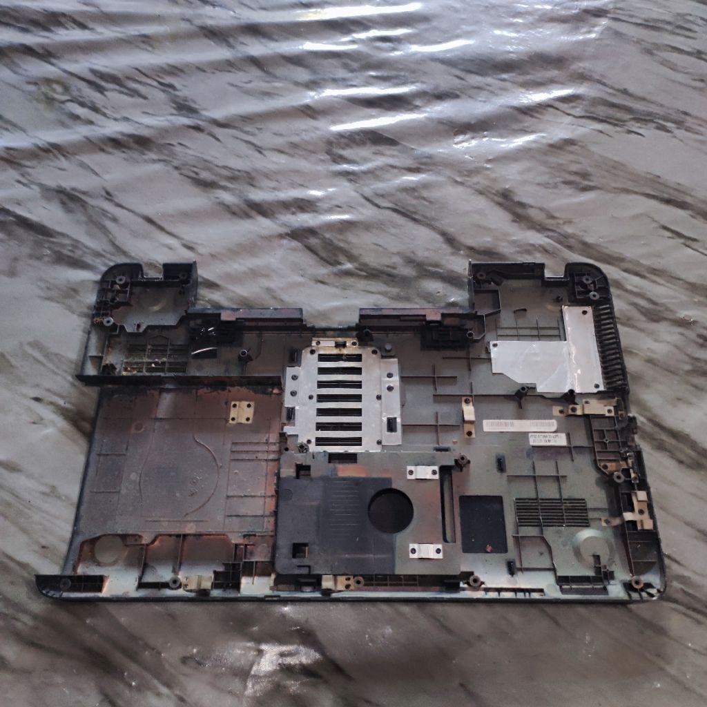 Casing Case Bottom Kesing Bawah Laptop Toshiba Satelite C850 L850 L850D L855 L855D C850D C855