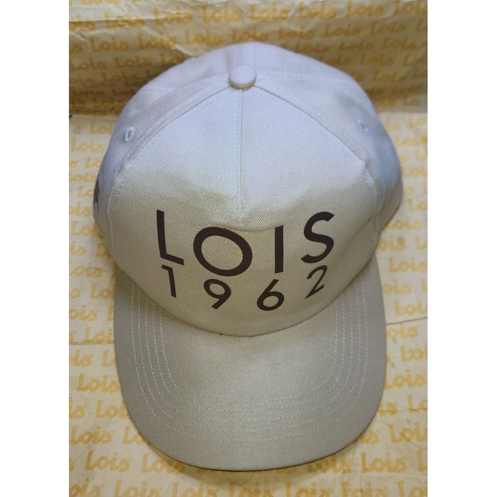 topi lois original