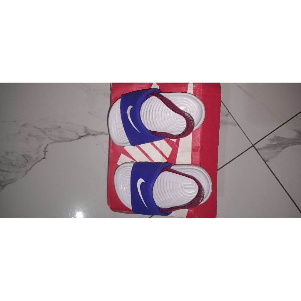 Preloved sendal nike kawa original uk 4c anak/ toddler perempuan dan anak laki with box