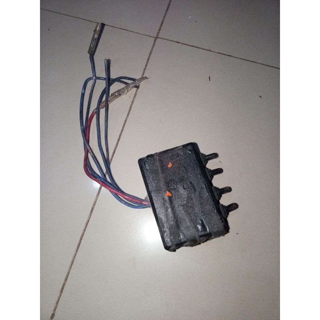 saklar lampu 4 tombol