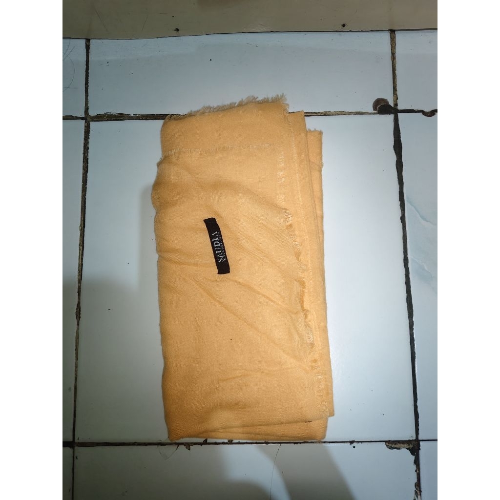 PRELOVED HIJAB SAUDIA WARNA ORANGE
